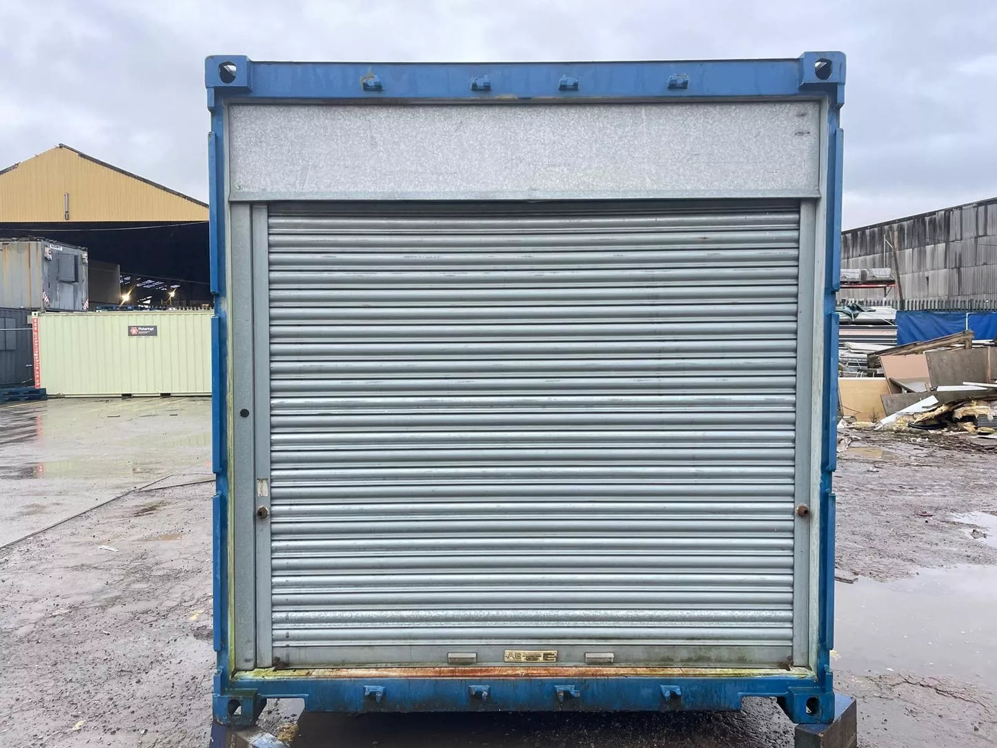 40/8 Shipping Container with Rollup and electrics and lights image 4