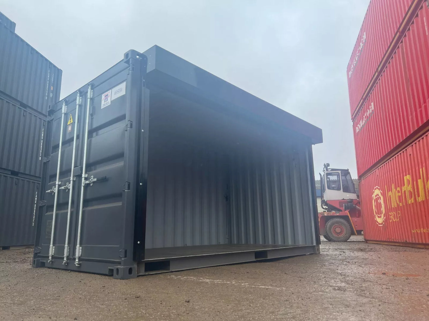 Shipping Container with Electrified Full Roll Up Side Opening image 3