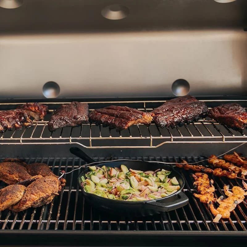 GENESIS S-325s Gas Grill (Liquid Propane) image 4