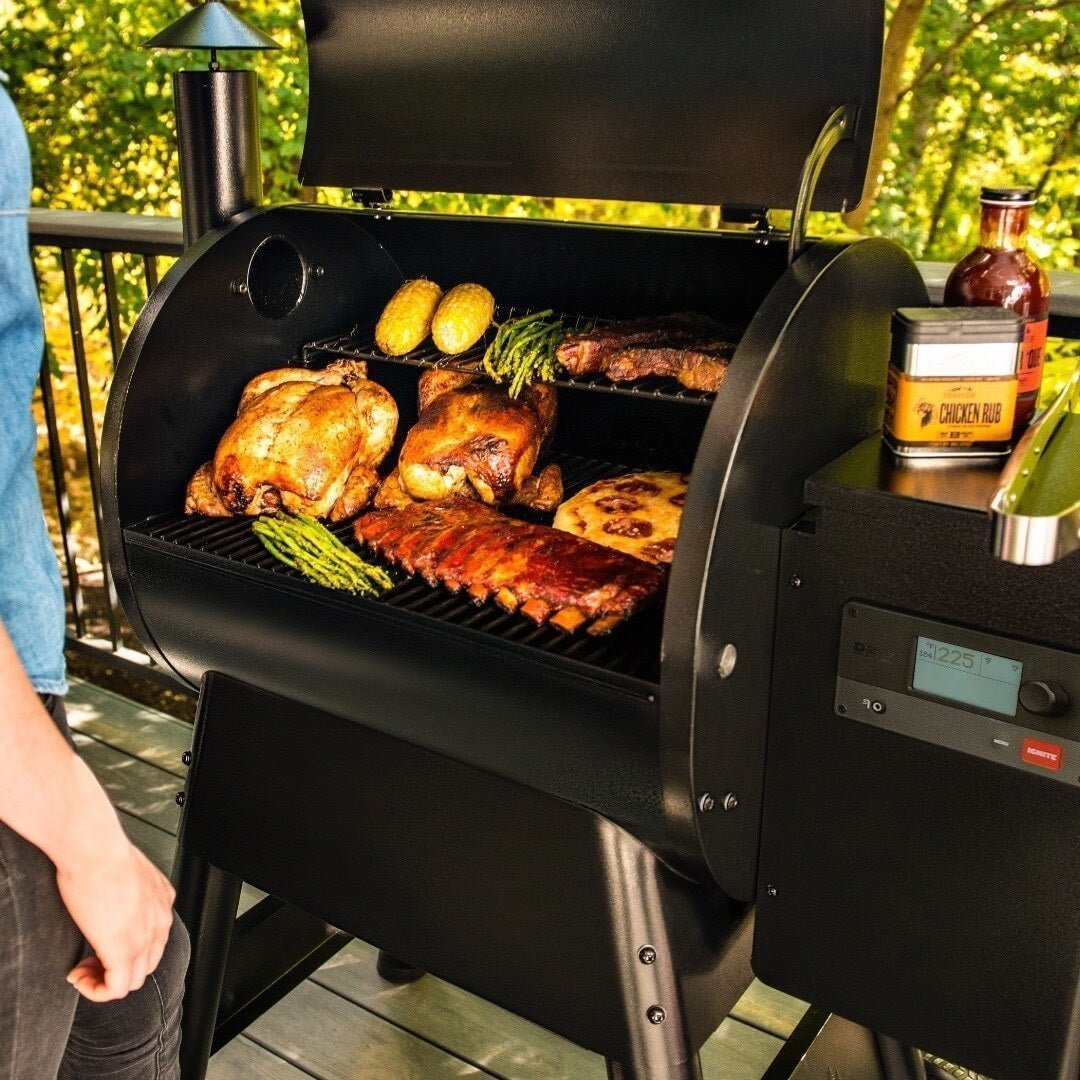 Traeger Black Pro 780 WiFi-Enabled Pellet Grill image 12