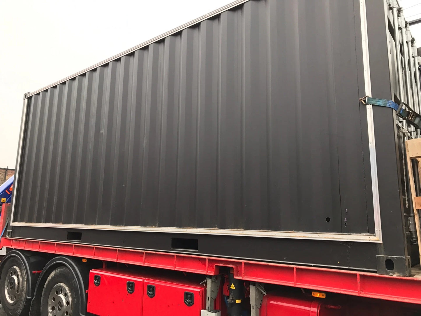 20ft Container With Glass Windows image 1