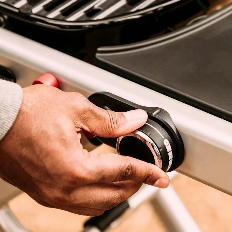 Weber 9010001 Traveler Portable Grill image 3