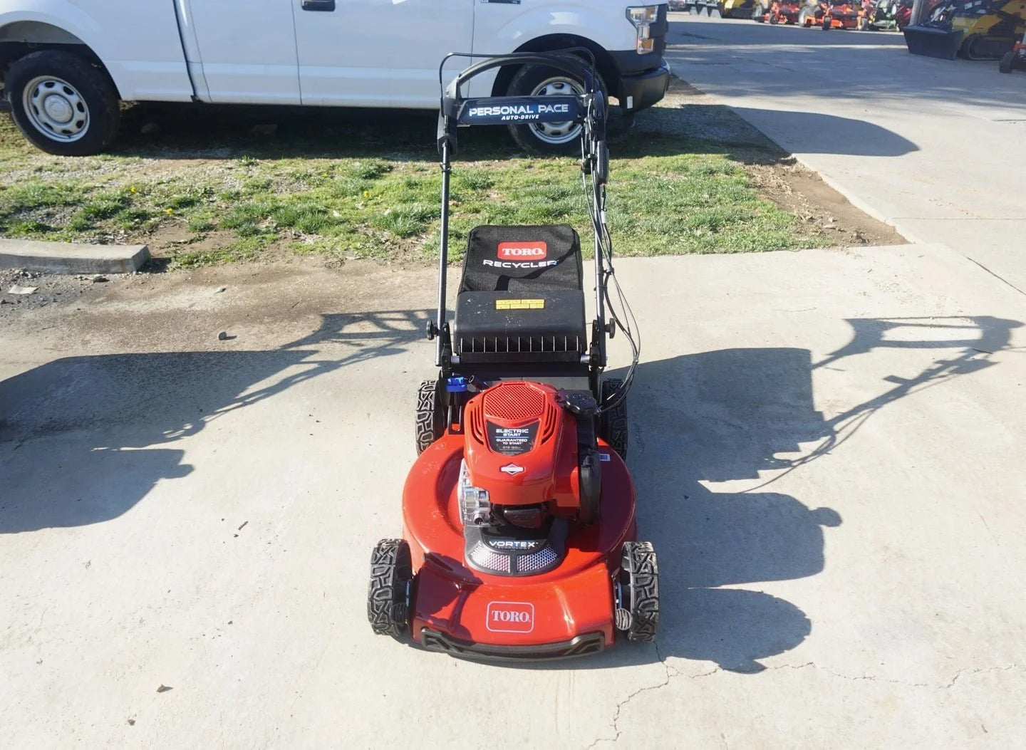 Toro 22″ Electric-Start Recycler Personal Pace Self-Propelled Gas Lawn Mowers. image 4