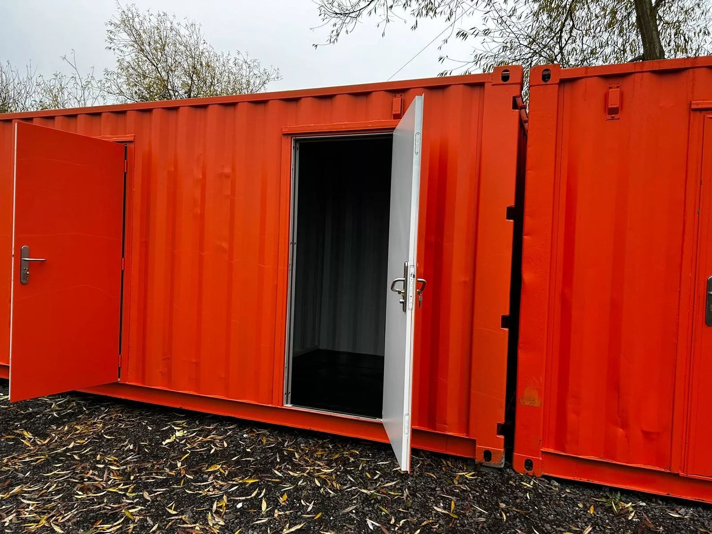 40ft x 8ft shipping container Multistore image 5