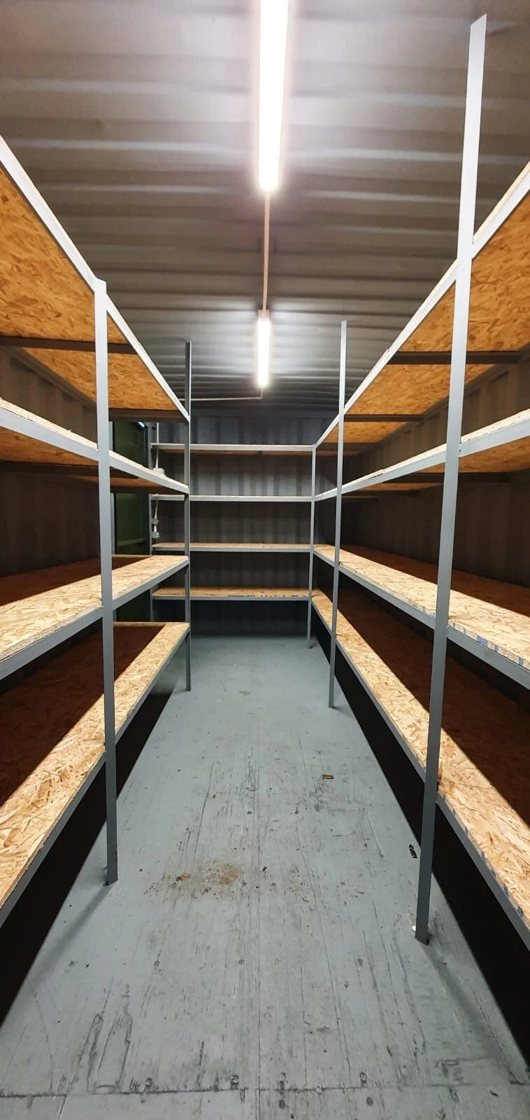 20 x 8Ft 9ft 6 high cube Container, With Anti Condensation, Lighting & Shelving. image 3