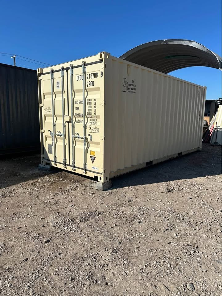 Custom 20ft/40ft Shipping Container – Insulated w/ Electric & Door – Ready to Go! image 2