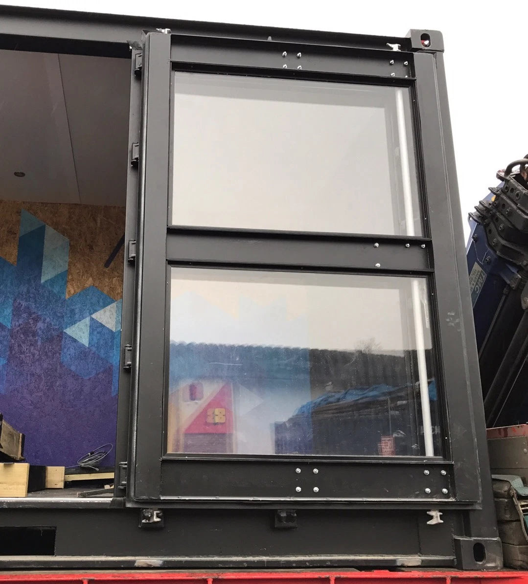 20ft Container With Glass Windows image 2