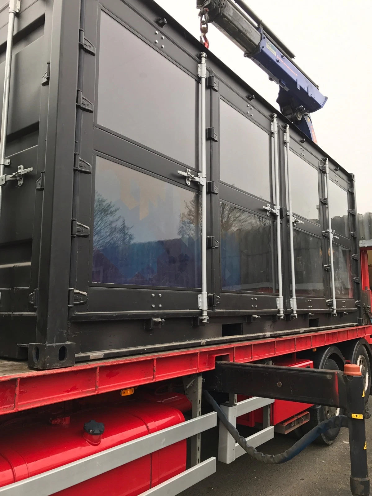 20ft Container With Glass Windows image 0