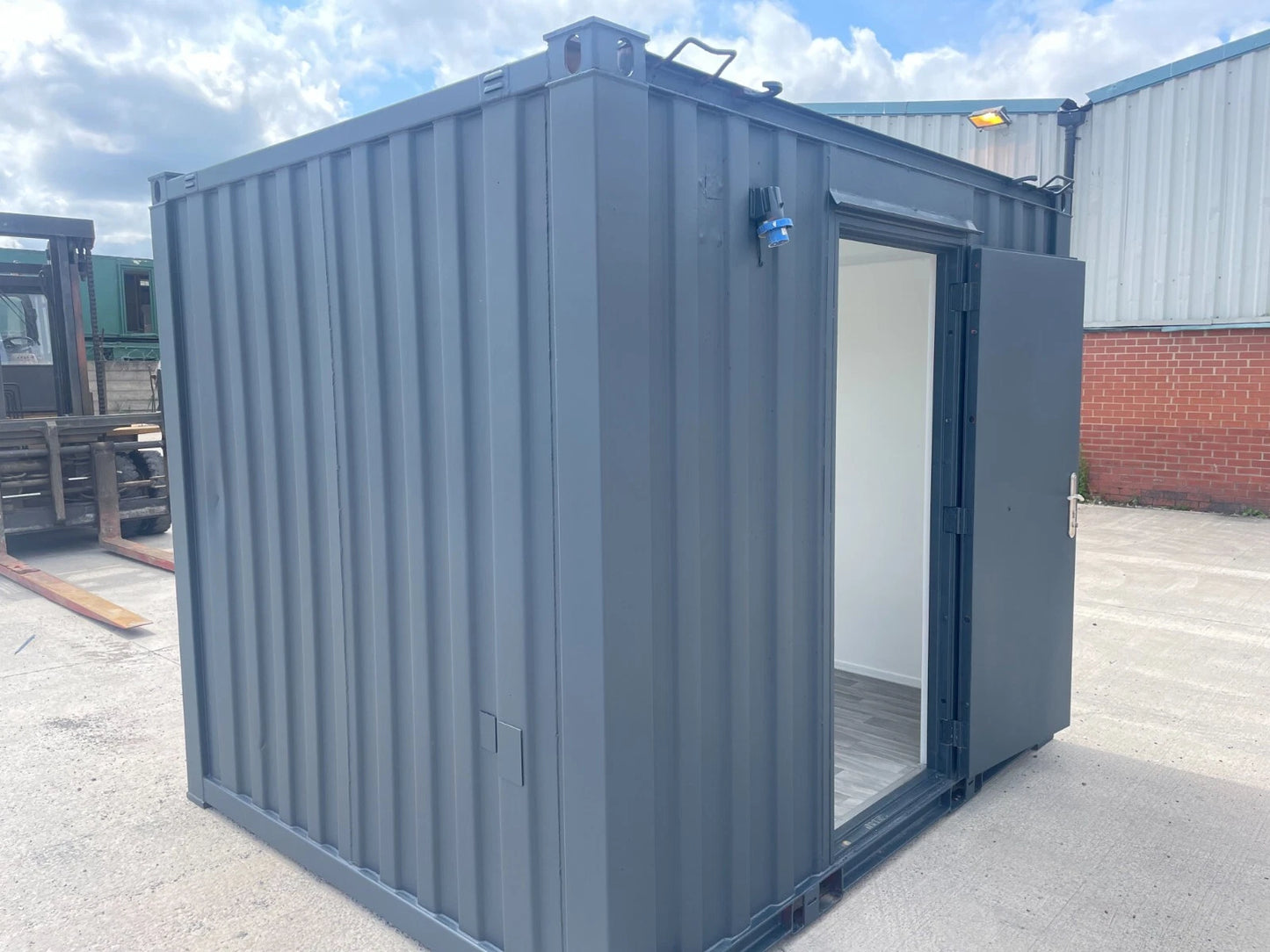 10×8 ft Small Office Container, High Security image 3