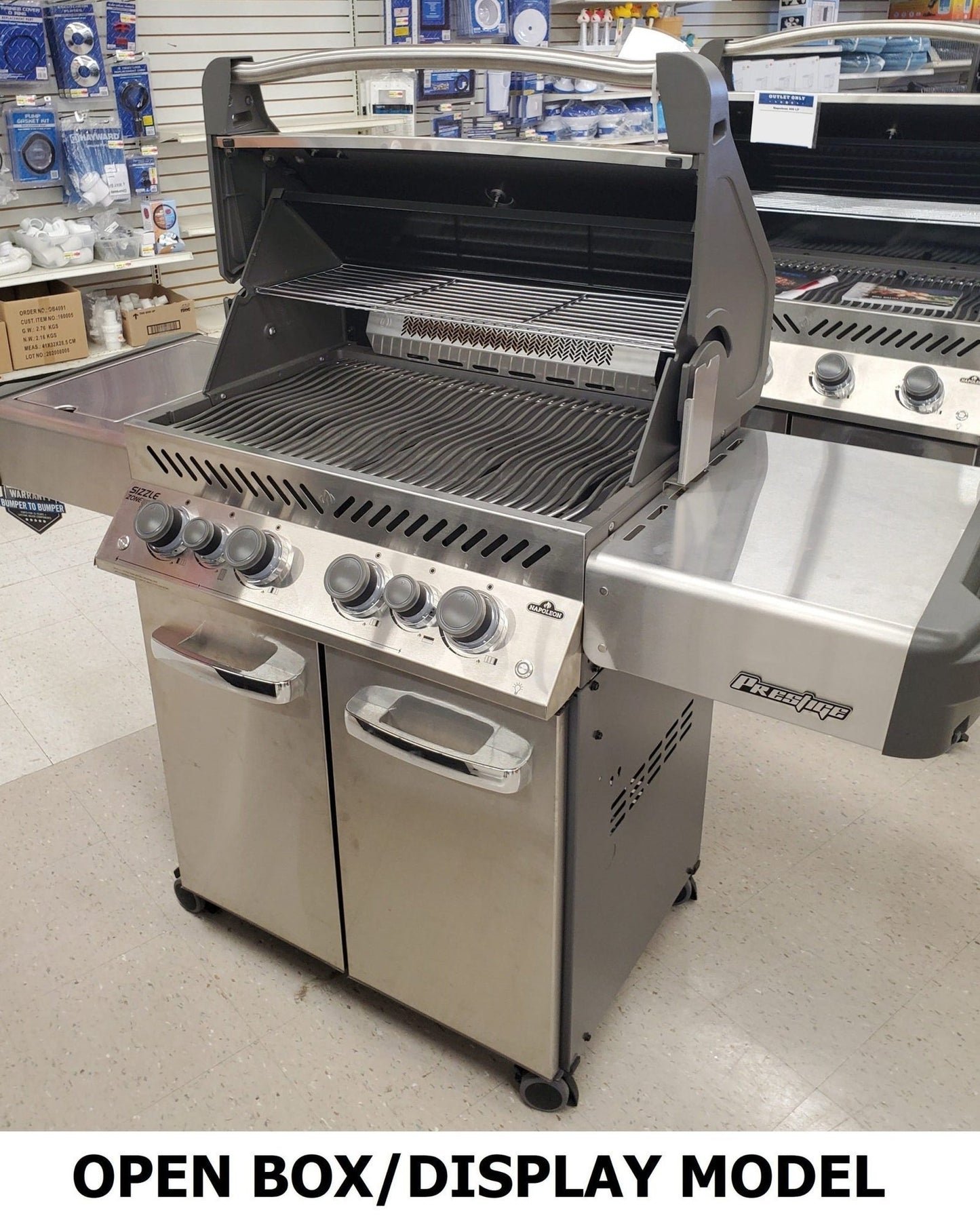 Outlet Napoleon Prestige 500 Propane Grill image 0