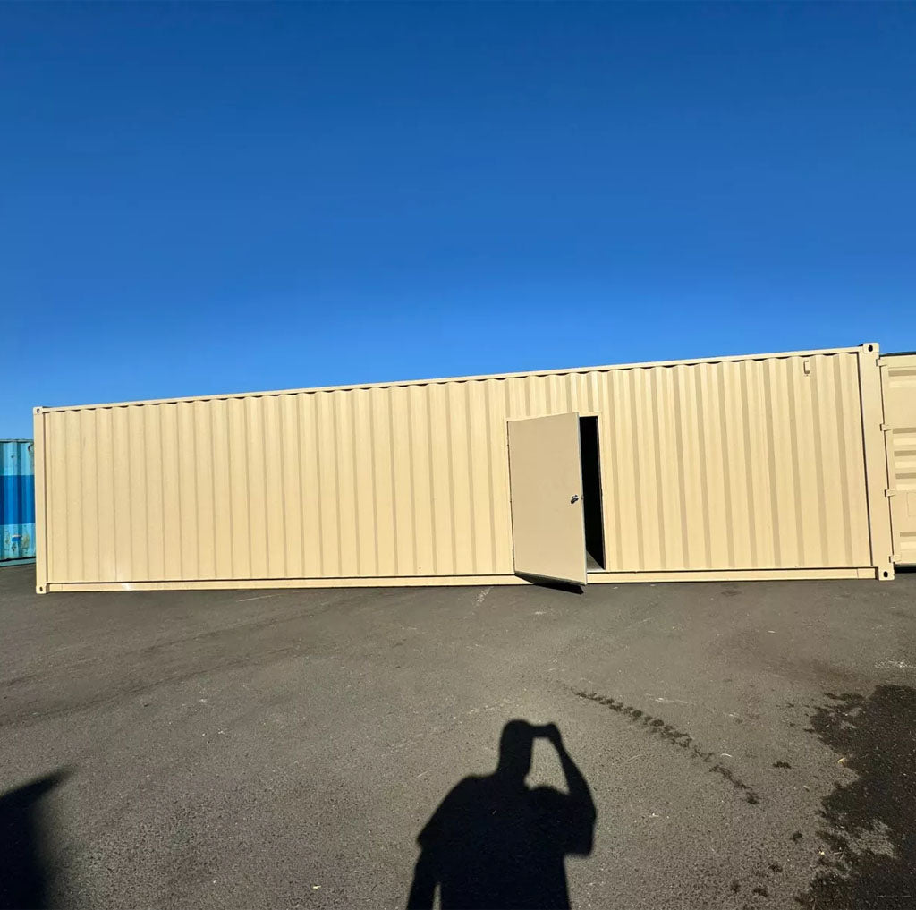 40ft shipping container with man door image 9