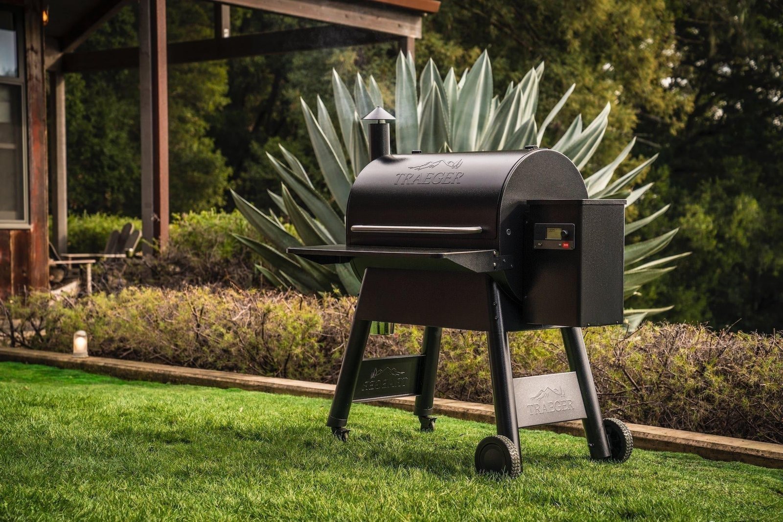 Traeger Black Pro 780 WiFi-Enabled Pellet Grill image 10