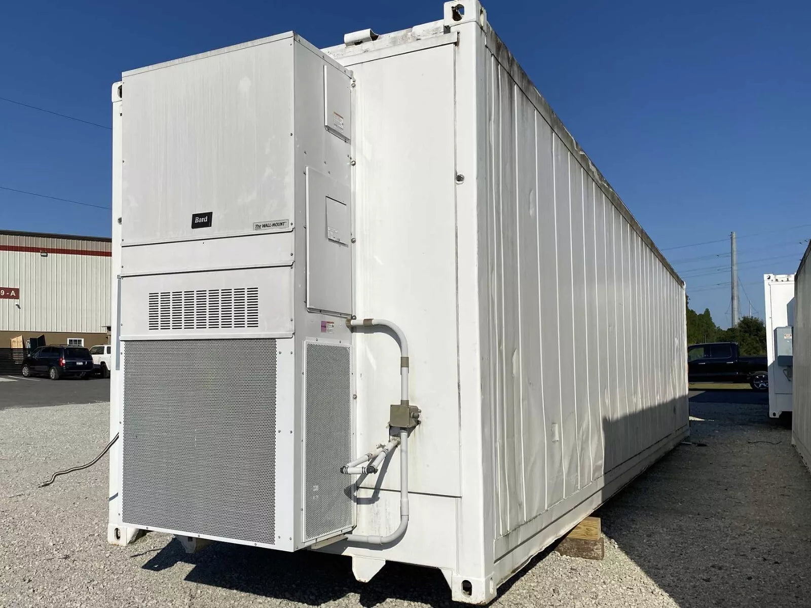 40 Foot High Cube Insulated Shipping Container with 5 Ton Bard HVAC image 0