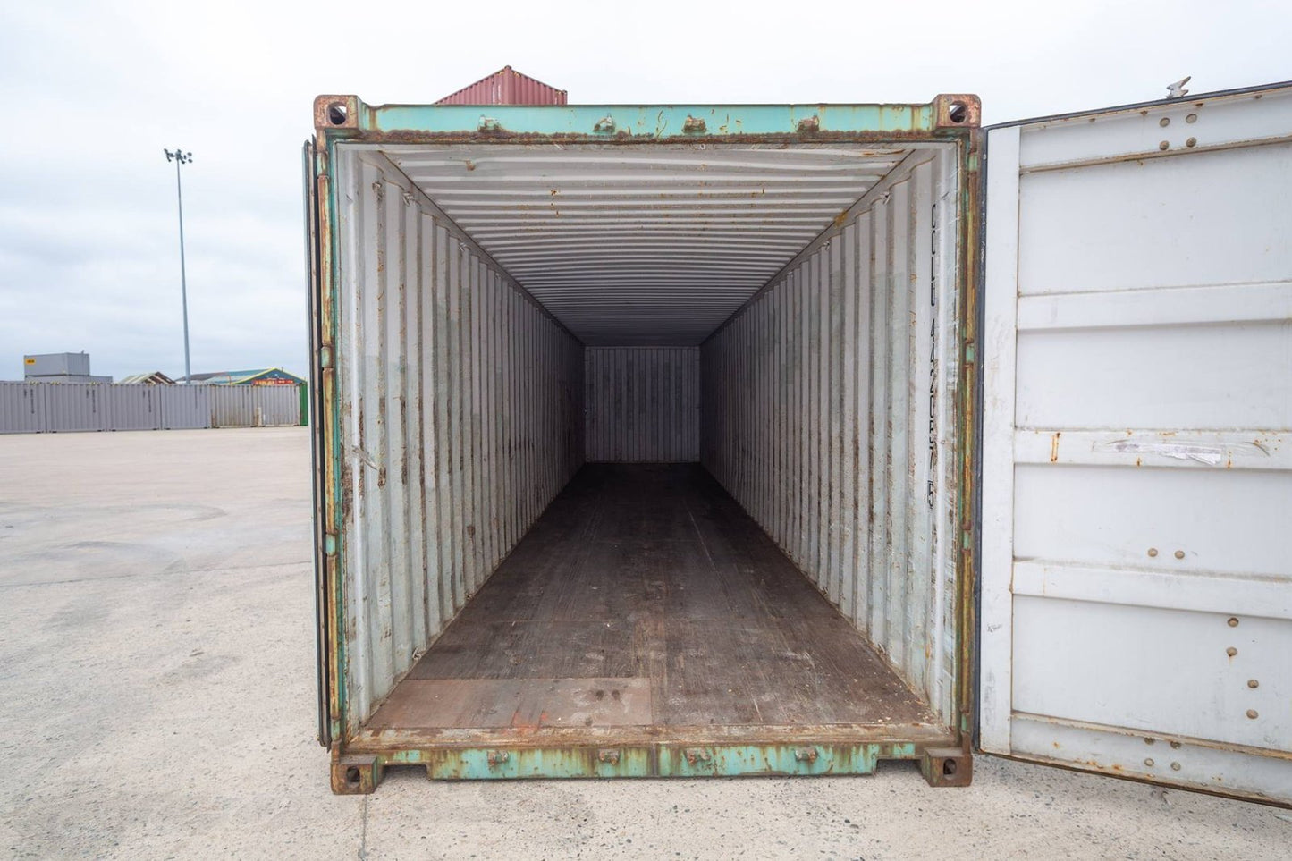 40FT Preloved Shipping Container – Wind & Watertight image 3