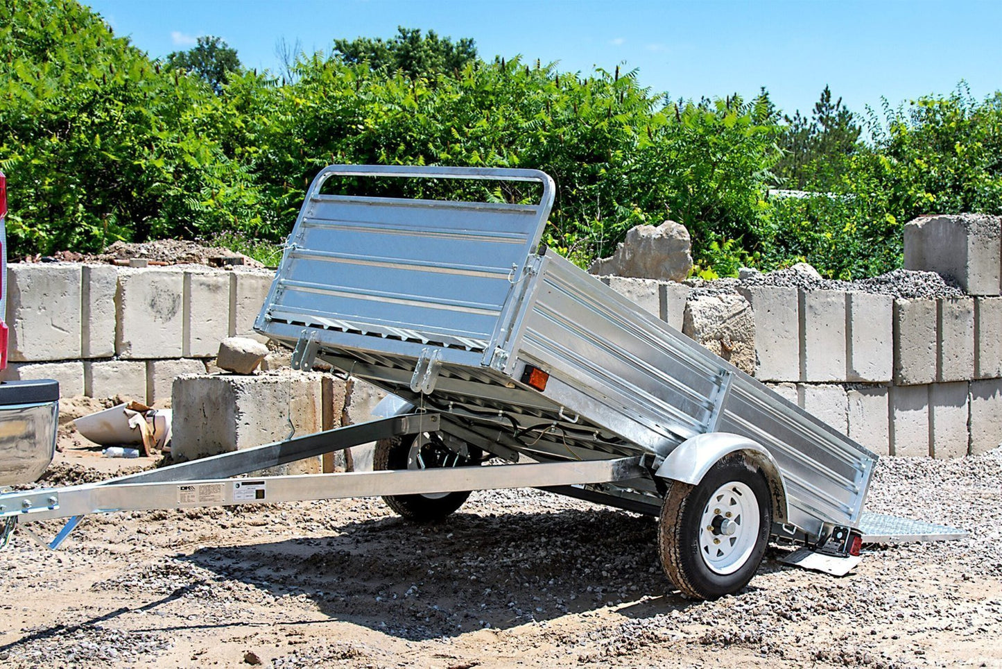 DK2 5-ft x 7-ft Steel Utility Trailer with Ramp Gate ( 1639-lb Capacity ) 2491713 image 7