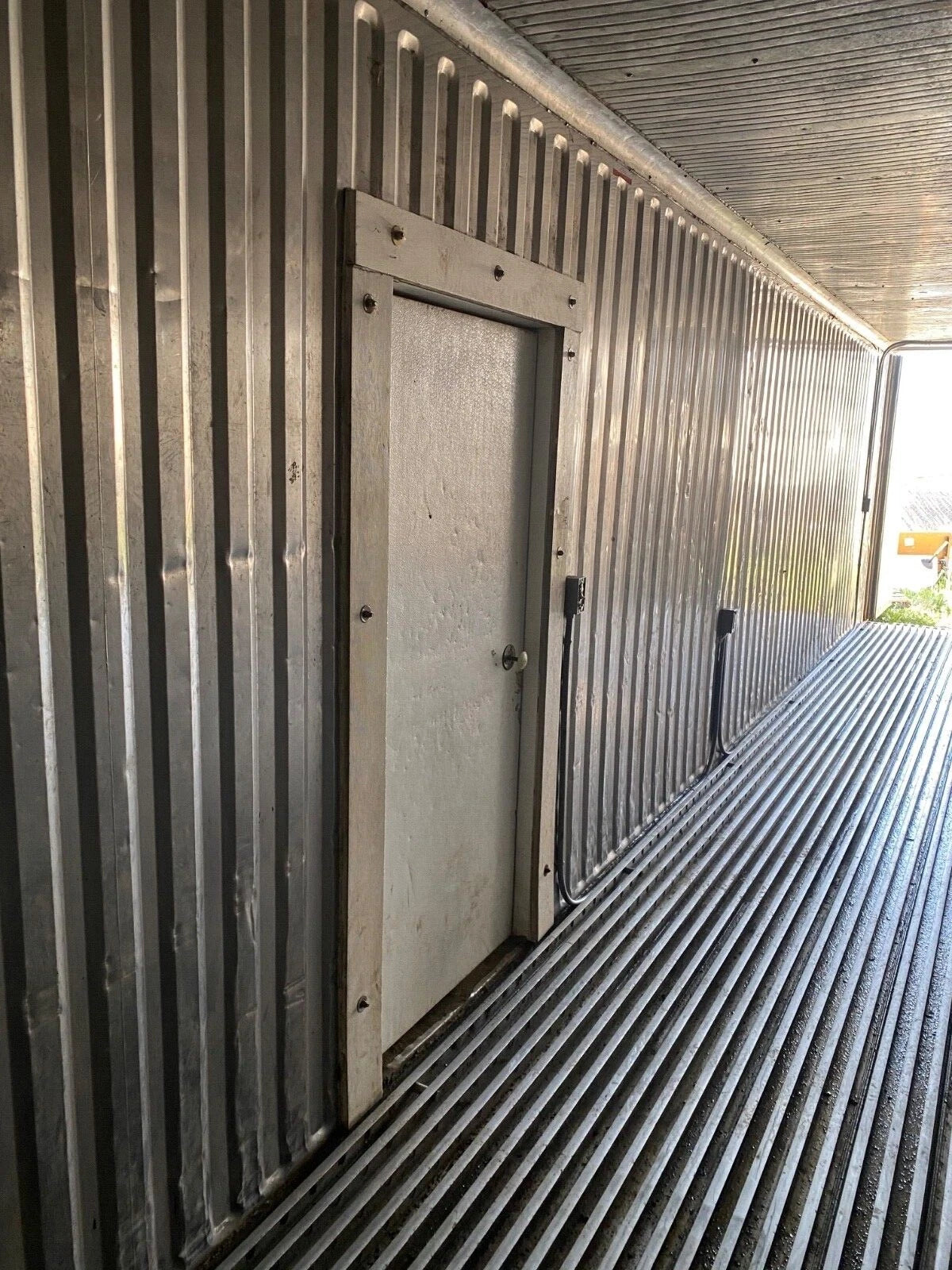 40ft Refrigerated Shipping Container – With Custom Side Door Access image 6