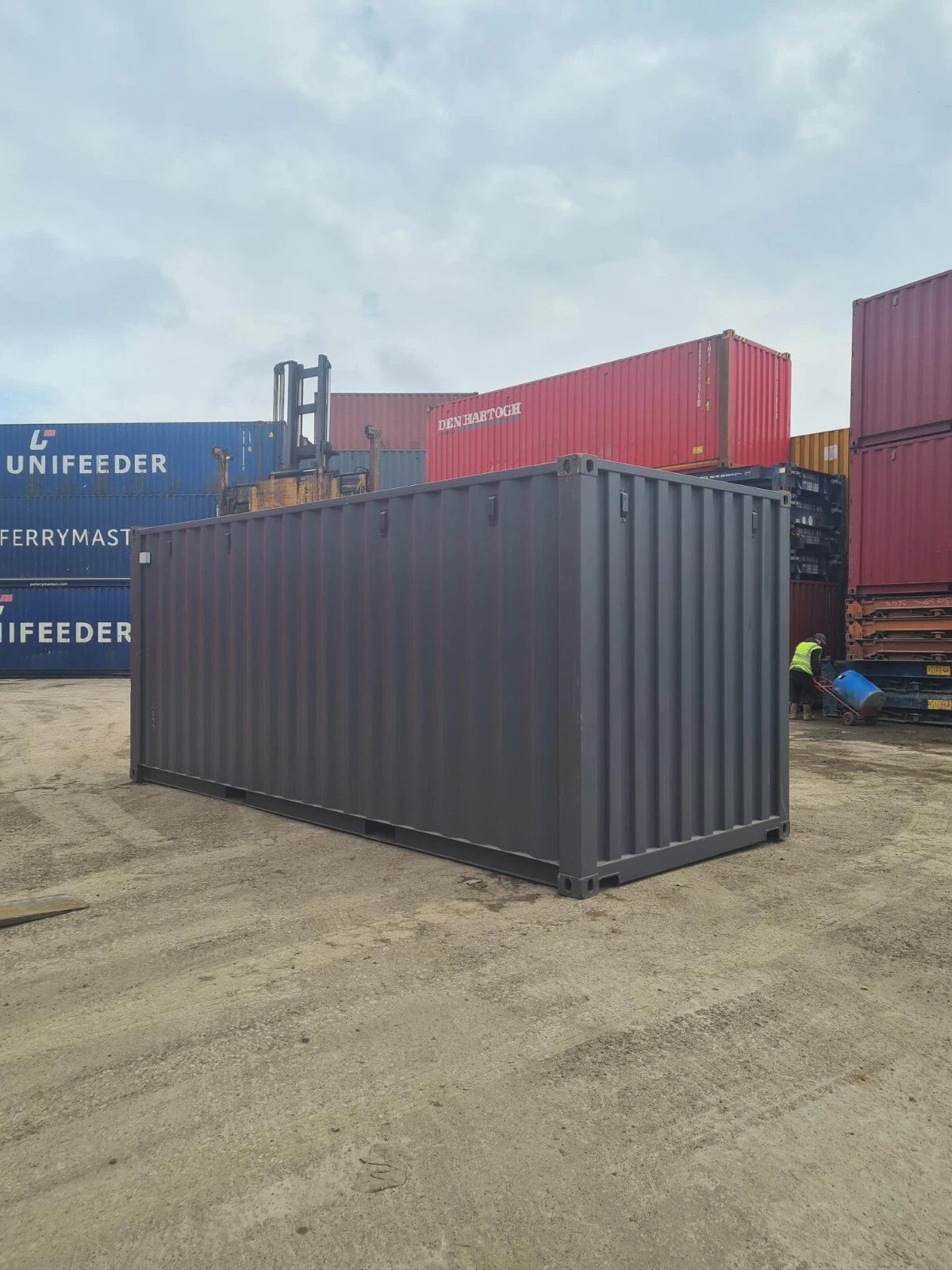 20ft 1-Trip Shipping Containers | Additional Benefits – Nation wide Delivery image 3