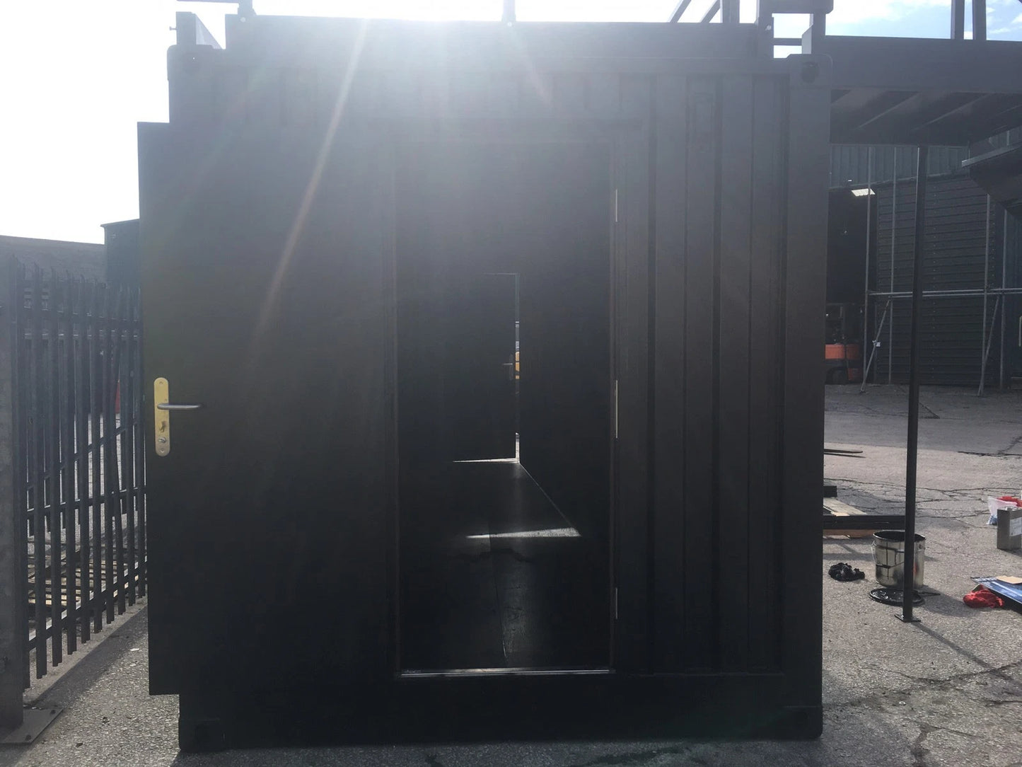 20ft Side Door One Trip Shipping Container/conversion/bar image 3
