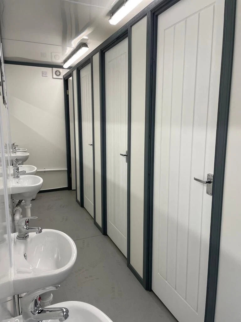 20ft x 8ft Shipping Container Toilet Block – Reading image 0