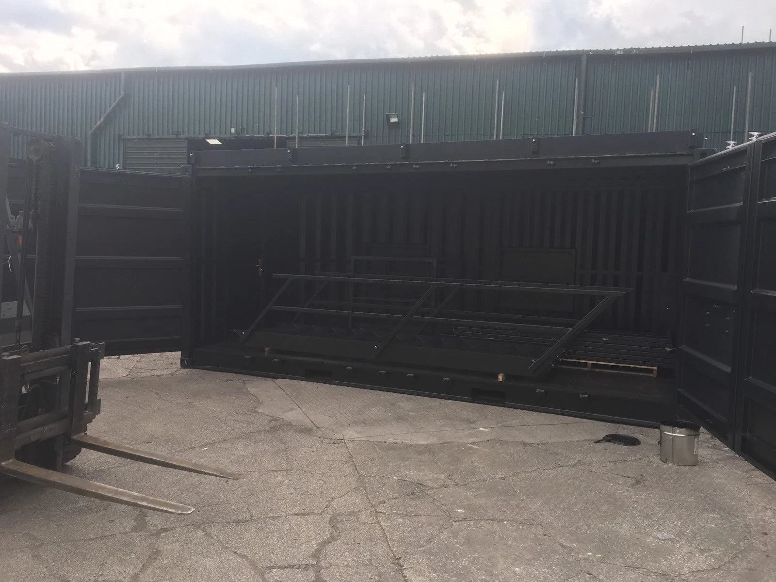 20ft Side Door One Trip Shipping Container/conversion/bar image 1