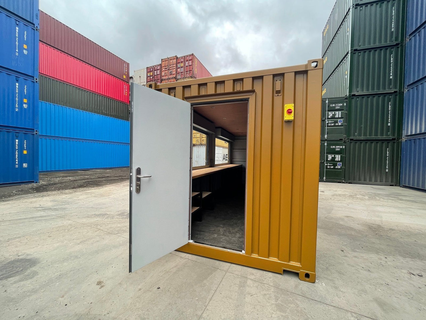 20ft Converted Container Bar – Fully Customized Outdoor Serving Unit image 1