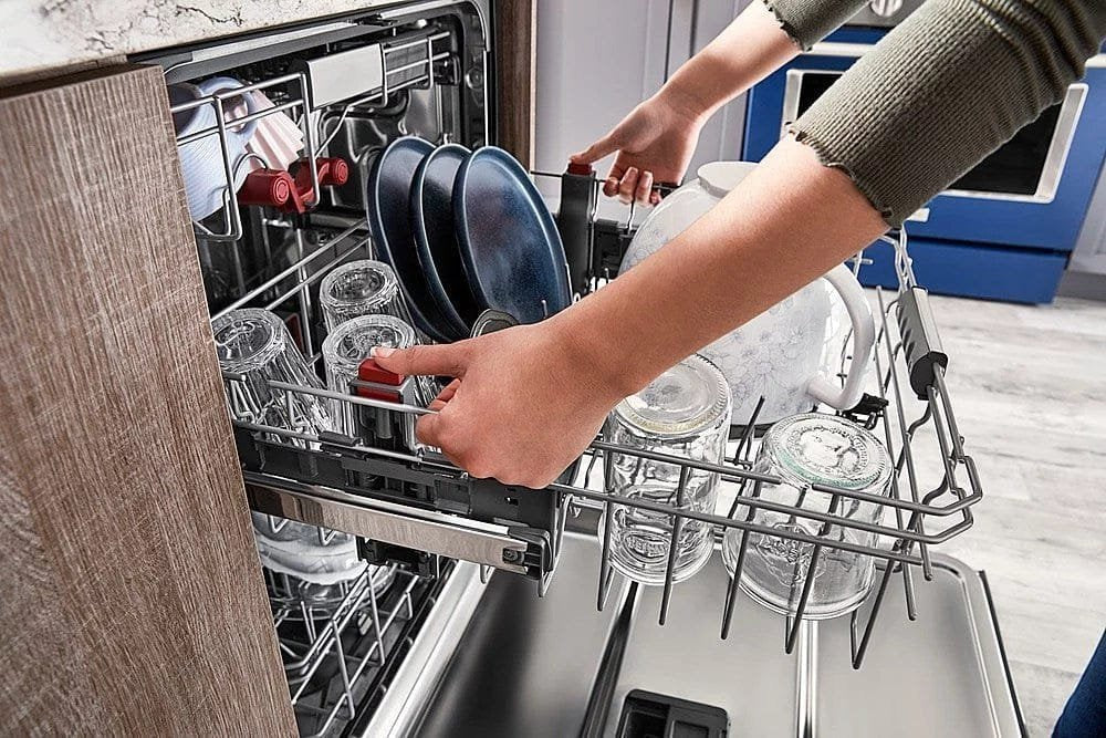 KitchenAid – Top Control Built-In Dishwasher with Stainless Steel Tub, FreeFlex Third Rack, 44dBA – Black stainless steel image 4