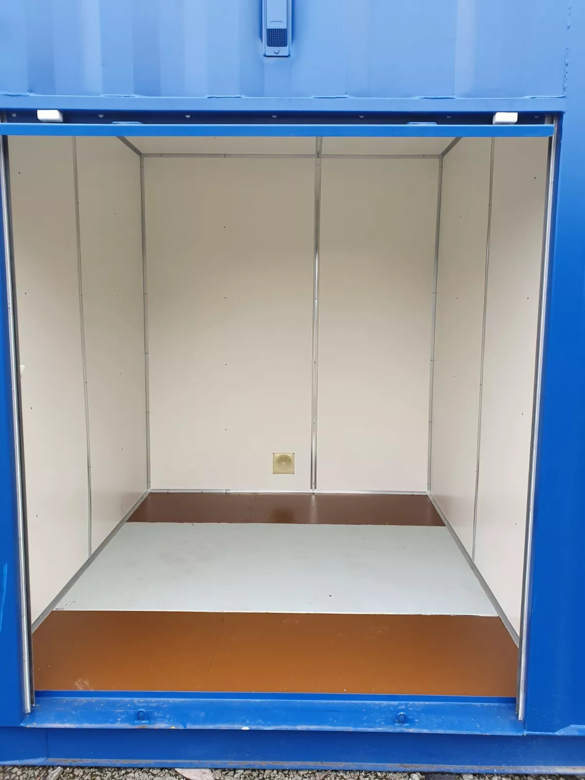 40ft Containers as Self Storage Rooms – Insulated – Ply Lined – Premium image 1