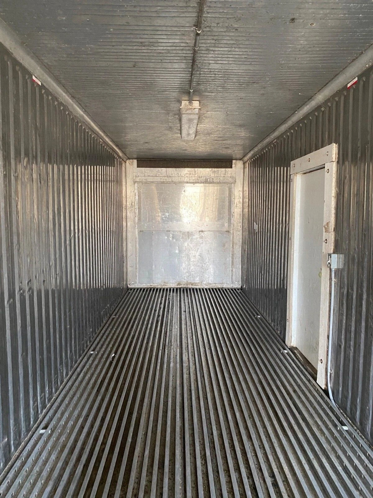 40ft Refrigerated Shipping Container – With Custom Side Door Access image 4