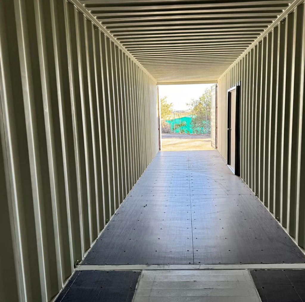 40ft shipping container with man door image 3