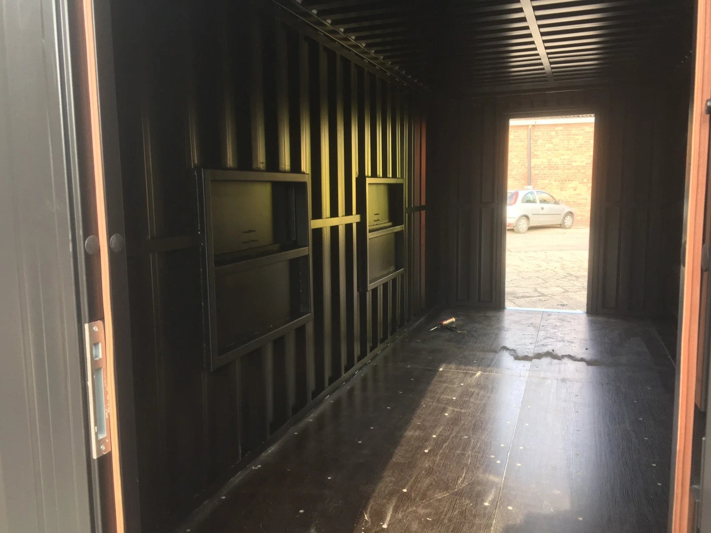 20ft Side Door One Trip Shipping Container/conversion/bar image 7
