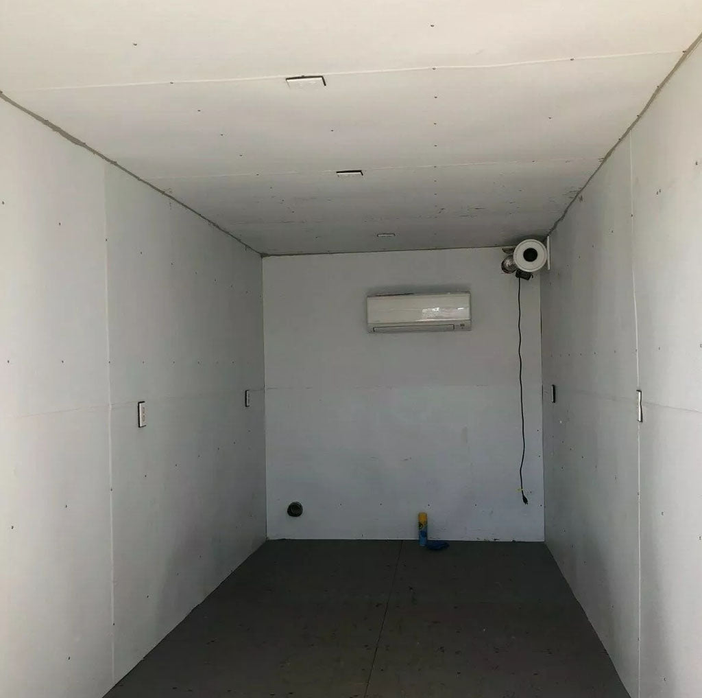 20 ft Insulated Shipping container Greenhouse image 1