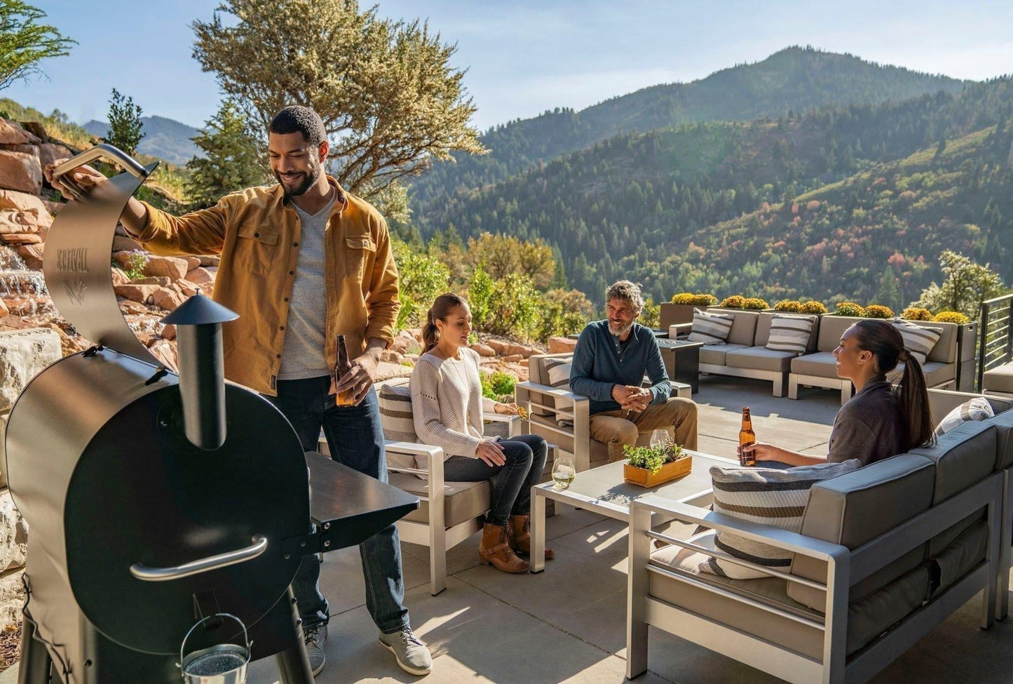 Traeger Black Pro 780 WiFi-Enabled Pellet Grill image 1
