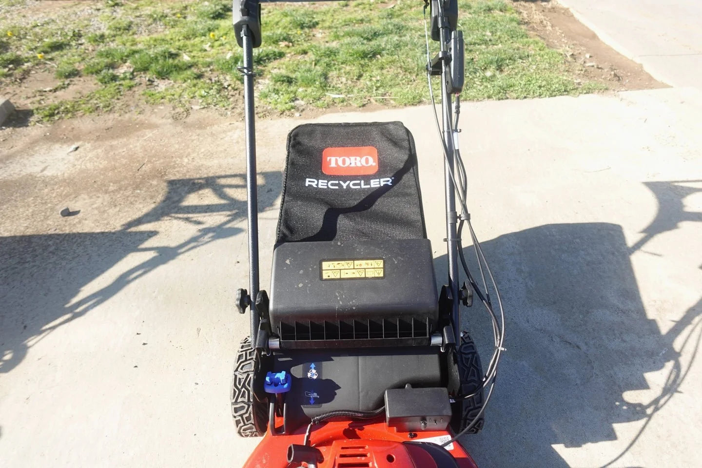 Toro 22″ Electric-Start Recycler Personal Pace Self-Propelled Gas Lawn Mowers. image 1